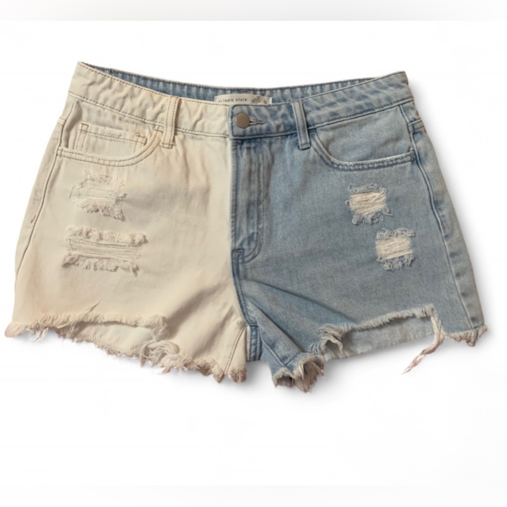 Altar'd State two-tone distressed denim shorts size Large - Picture 2 of 5